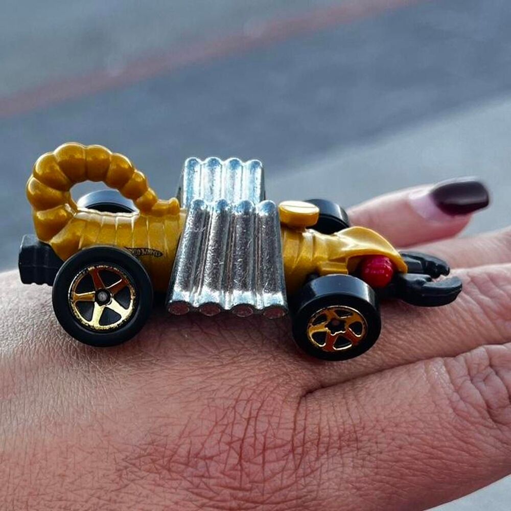 VINTAGE 1985 Hot Wheels Eevil Weevil die-cast toy car COLLECTIBLE